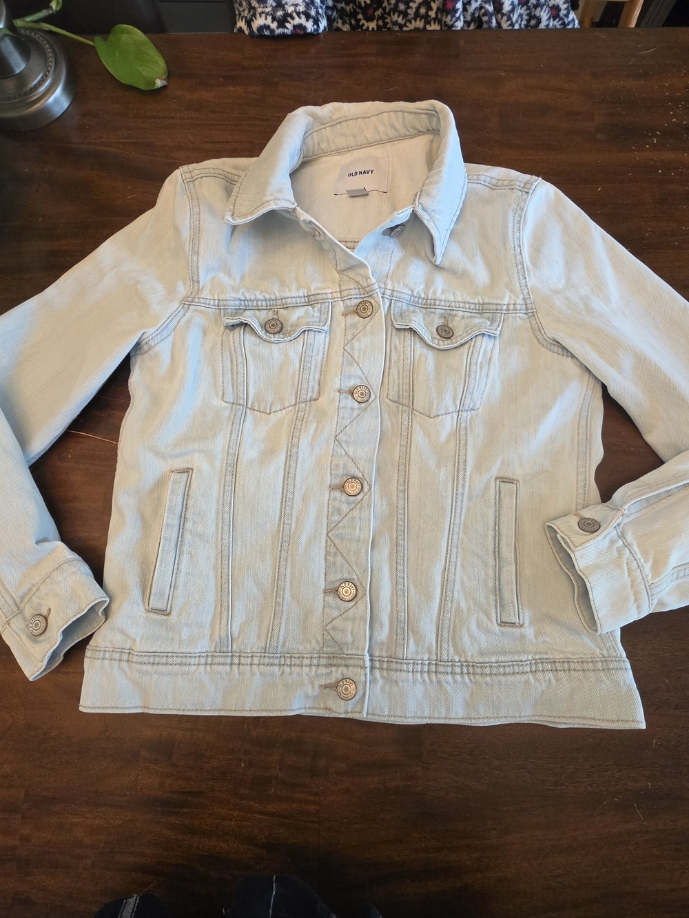 Old Navy Women's Classic Light Wash Denim Jean Jacket - Size Medium